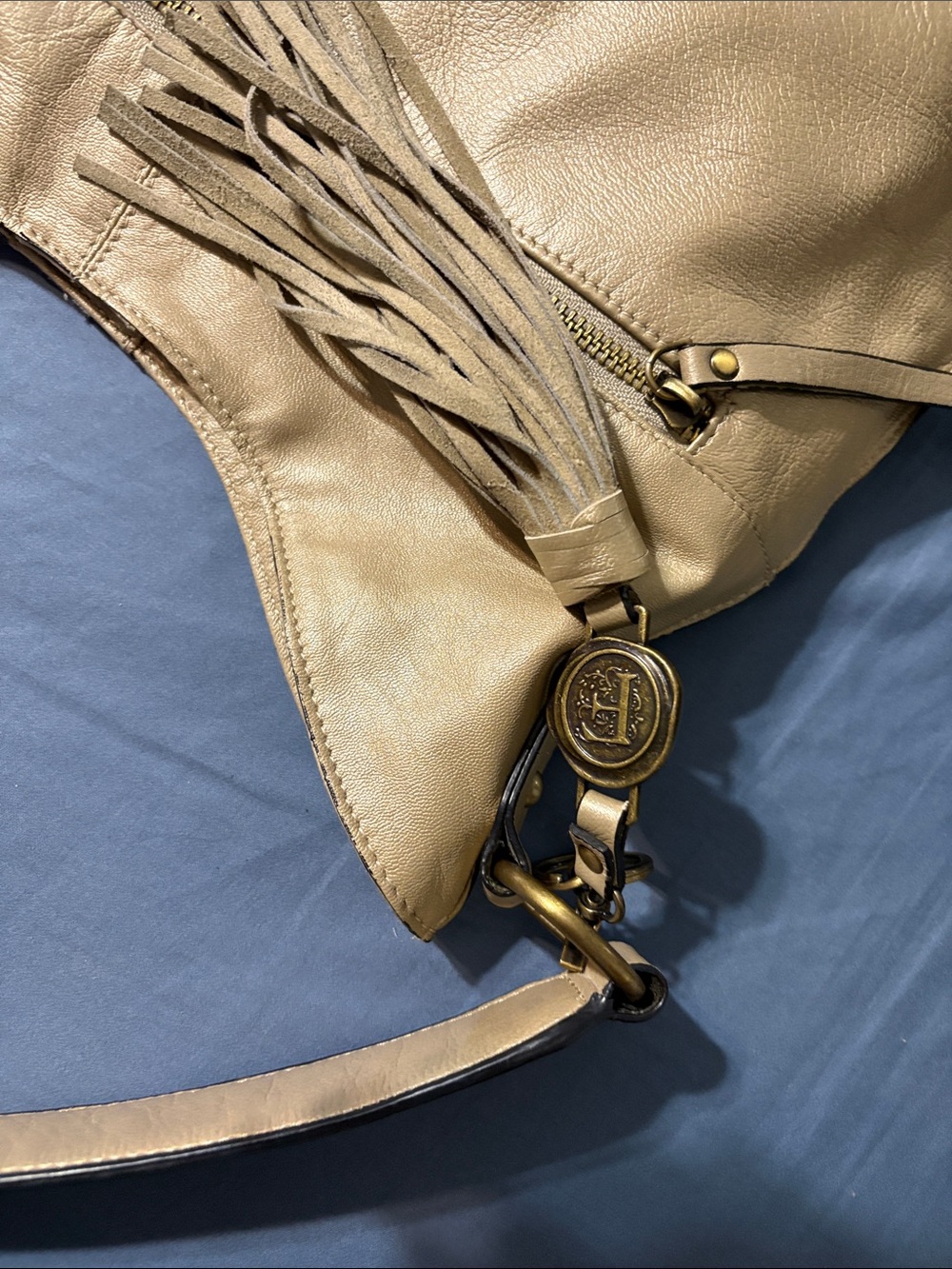Leather Floral-Embossed Shoulder Bag in Cream by Firenze Bella. All leather.Used - Picture 14 of 16